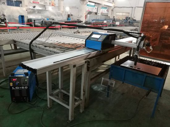 ijzeren plaat, koolstofstaal, aluminium gesneden 1325 43,63,100,200A THC cnc plasma snijmachine in China te koop